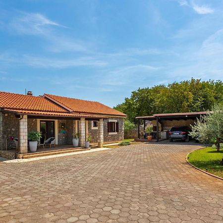 Nice Home In Lakmartin With Outdoor Swimming Pool 外观 照片