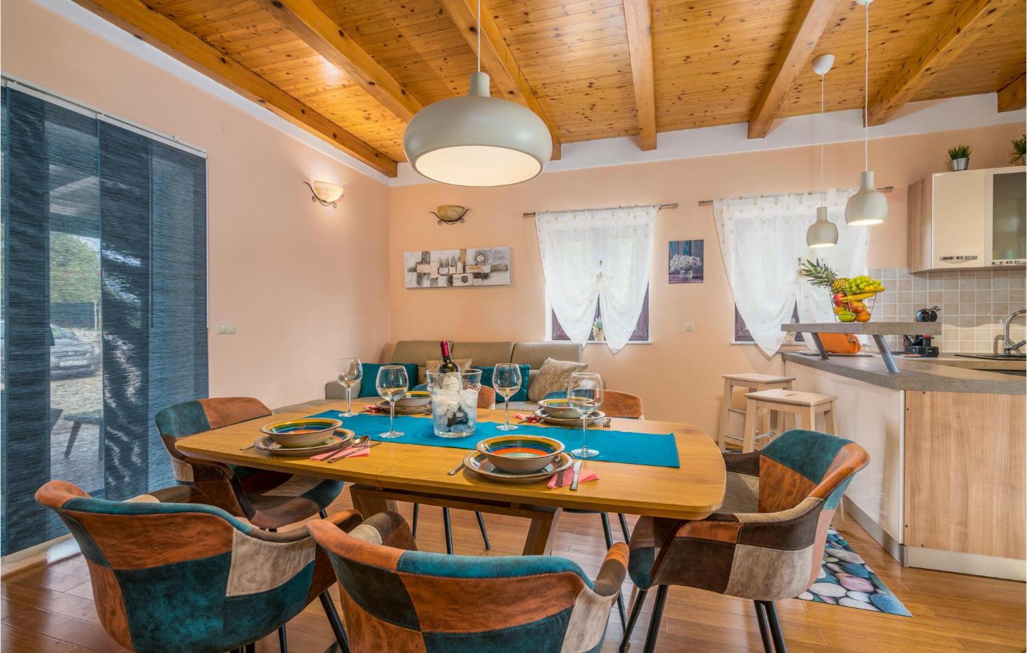 Nice Home In Lakmartin With Outdoor Swimming Pool 外观 照片